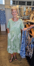 Load image into Gallery viewer, YVONNE MIDI DRESS - GREEN
