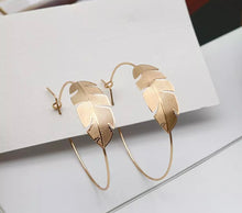 Load image into Gallery viewer, GOLD LEAF HOOP EARRINGS