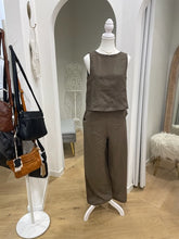 Load image into Gallery viewer, RUBY LINEN CAMI TOP - COFFEE