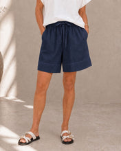 Load image into Gallery viewer, CHARLIE LINEN SHORTS - NAVY