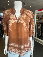 Load image into Gallery viewer, BIRDS OF PARADISE BLOUSE - BROWN