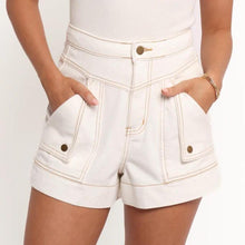Load image into Gallery viewer, JAGGER DENIM SHORTS - WHITE