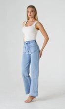 Load image into Gallery viewer, ANNIKA FRONT POCKET LIGHT DENIM JEANS