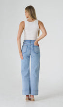 Load image into Gallery viewer, ANNIKA FRONT POCKET LIGHT DENIM JEANS