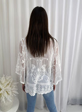 Load image into Gallery viewer, ISLA LACE TOP - WHITE