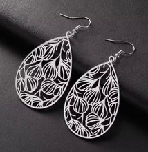 Load image into Gallery viewer, SILVER FILIGREE TEARDROP EARRINGS