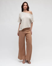 Load image into Gallery viewer, ANGLE KNIT TOP - OATMEAL
