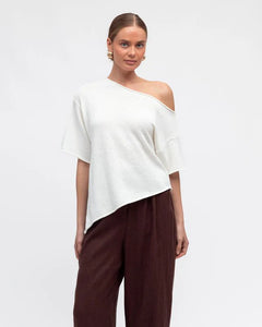 ANGLE KNIT TOP - WHITE