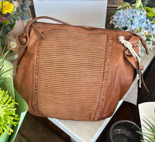 Load image into Gallery viewer, LILY LEATHER HANDBAG TAN - RUGGED HIDE