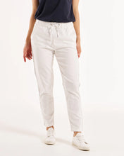 Load image into Gallery viewer, BROOKS STRETCH JEANS - WHITE