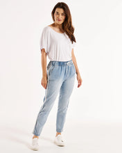 Load image into Gallery viewer, BROOKS STRETCH JEANS - WASHED BLUE