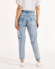 Load image into Gallery viewer, BROOKS STRETCH JEANS - WASHED BLUE