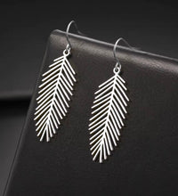 Load image into Gallery viewer, SILVER LEAF PENDANT EARRINGS