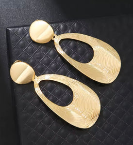 GOLD WATER DROP CLIP ON EARRINGS