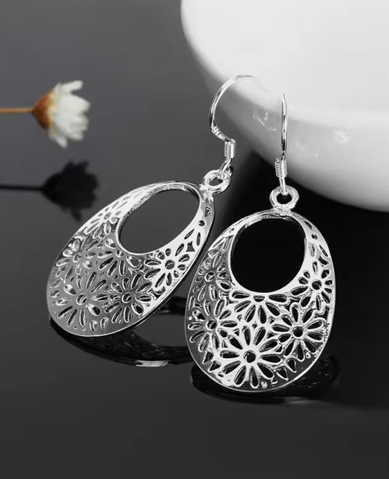 SILVER CARVED FLOWER EARRINGS