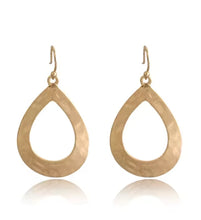 Load image into Gallery viewer, GEO OVAL GOLD EARRINGS