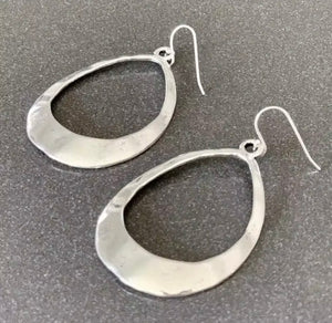 GEO OVAL SILVER EARRINGS