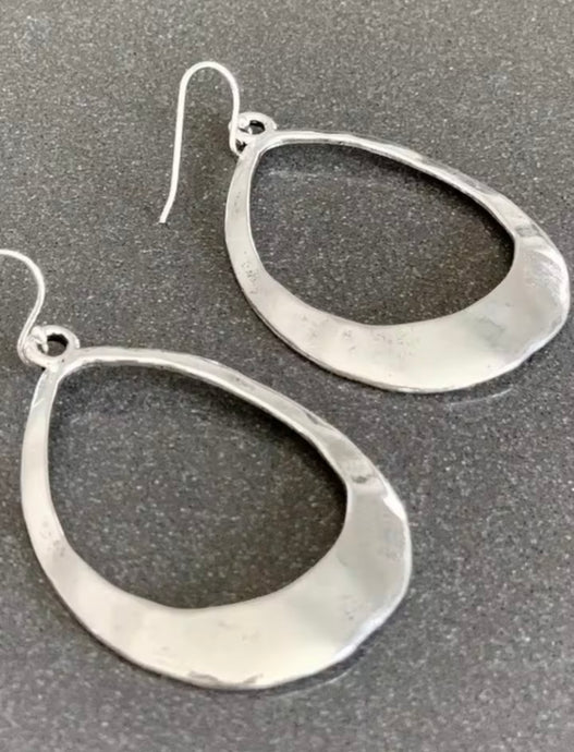 GEO OVAL SILVER EARRINGS