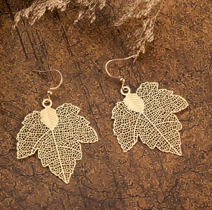 GOLDEN MAPLE LEAF EARRINGS
