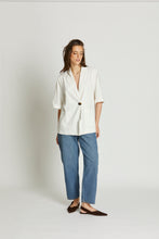 Load image into Gallery viewer, AMBER LINEN JACKET / TOP - WHITE