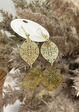 Load image into Gallery viewer, GOLD WATER DROP EARRINGS
