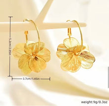 Load image into Gallery viewer, GOLD DOUBLE LAYER FLOWER HOOP EARRINGS