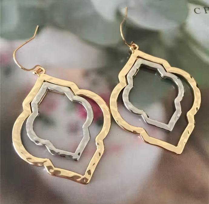 GOLD & SILVER FLOWER SHAPE EARRINGS