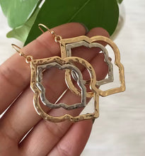 Load image into Gallery viewer, GOLD &amp; SILVER FLOWER SHAPE EARRINGS