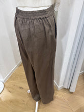 Load image into Gallery viewer, RUBY LINEN PANTS - COFFEE