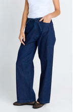 Load image into Gallery viewer, GOLDIE DARK DENIM JEANS