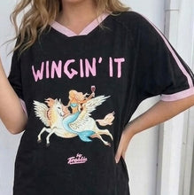 Load image into Gallery viewer, WINGIN IT OVERSIZED TEE - BLACK
