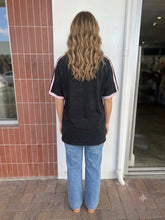 Load image into Gallery viewer, WINGIN IT OVERSIZED TEE - BLACK