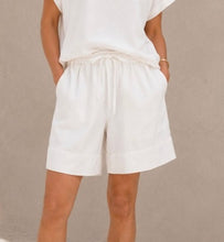 Load image into Gallery viewer, CHARLIE LINEN SHORTS - WHITE