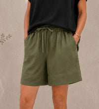 Load image into Gallery viewer, CHARLIE LINEN SHORTS - OLIVE