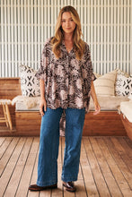 Load image into Gallery viewer, JAASE RIVER YUMI SHIRT