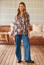 Load image into Gallery viewer, JAASE RIVER YUMI SHIRT