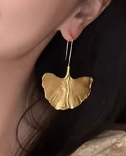 Load image into Gallery viewer, GOLD FAN LEAF EARRINGS
