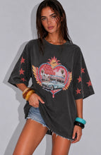 Load image into Gallery viewer, LIVE YOUR DREAMS OVERSIZED TEE