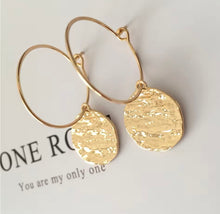 Load image into Gallery viewer, GOLD WATER SURFACE CIRCLE EARRINGS