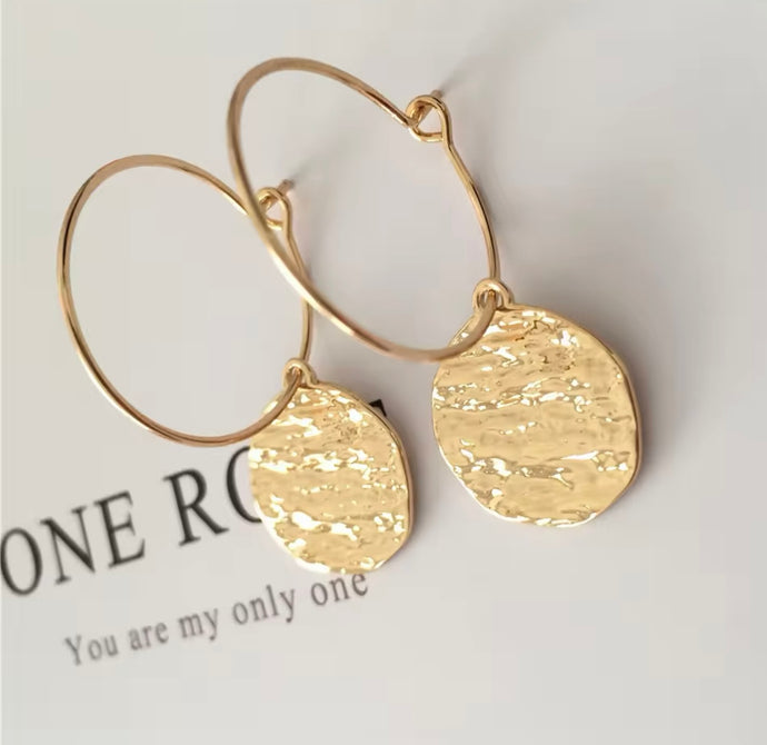 GOLD WATER SURFACE CIRCLE EARRINGS