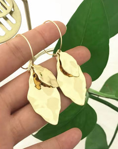 GOLD TWO LEAF CHARM DROP EARRINGS