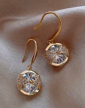 Load image into Gallery viewer, GOLD DROP CRYSTAL EARRINGS