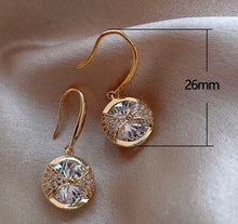 Load image into Gallery viewer, GOLD DROP CRYSTAL EARRINGS