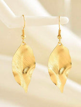 Load image into Gallery viewer, GOLD LEAF EARRINGS