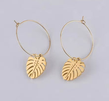 Load image into Gallery viewer, GOLD PALM LEAF HOOP EARRINGS