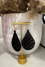 Load image into Gallery viewer, WOODEN BLACK BOHO EARRINGS