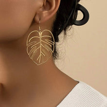 Load image into Gallery viewer, PALM LEAF EARRINGS - GOLD