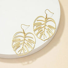Load image into Gallery viewer, PALM LEAF EARRINGS - GOLD
