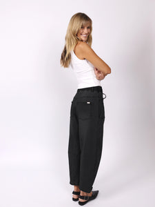 LEO BARREL BLACK JEANS - MONACO