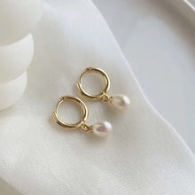 Load image into Gallery viewer, FRESHWATER PEARL HOOP EARRINGS